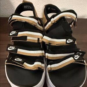 Nike Kids Black, Tan & White Striped Hook-and-Loop Sandals